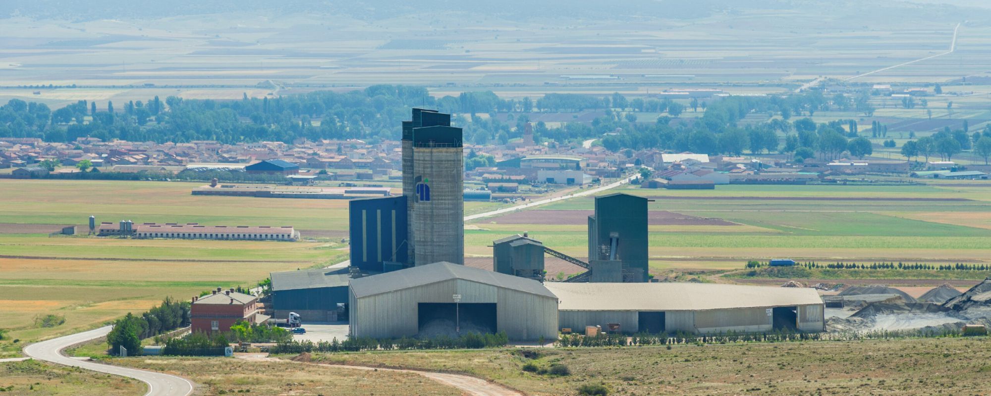 Panorámica de la fábrica desde lejos