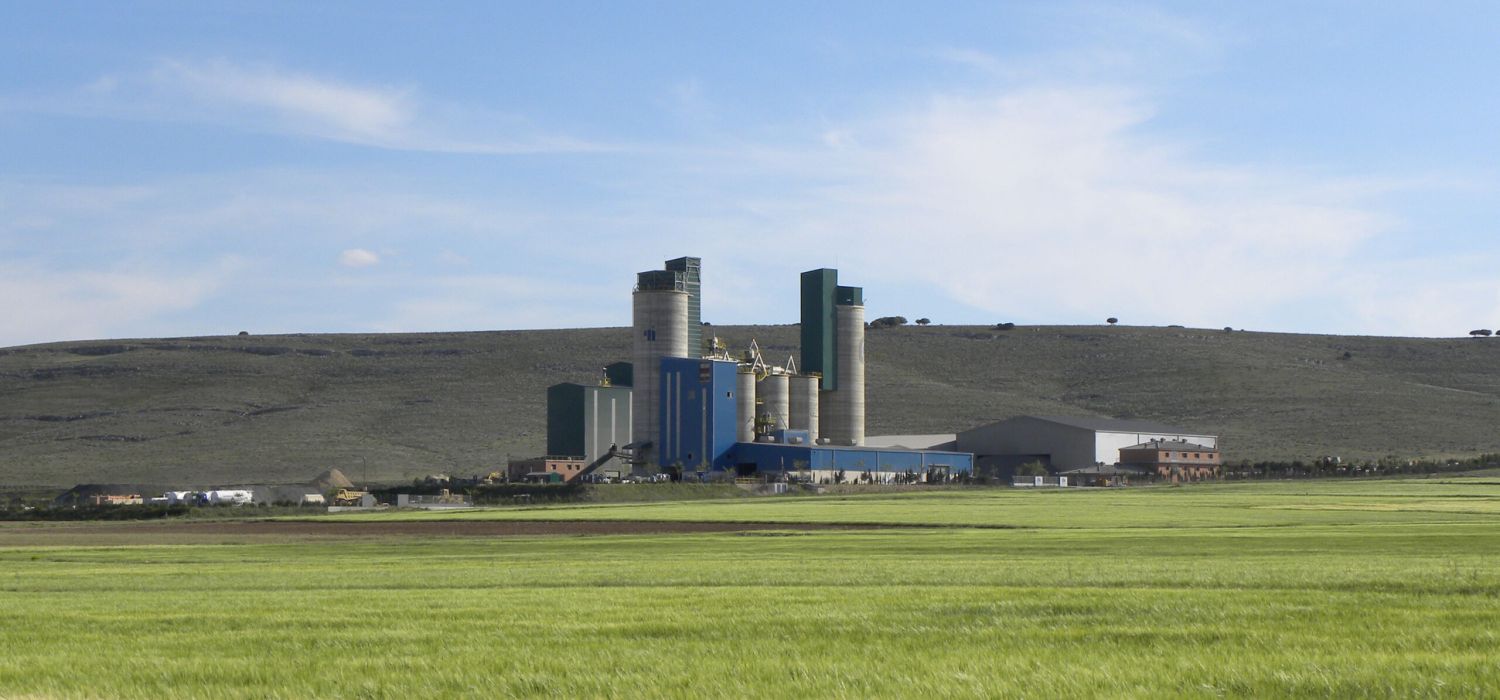 Máquinas trabajando en la cantera